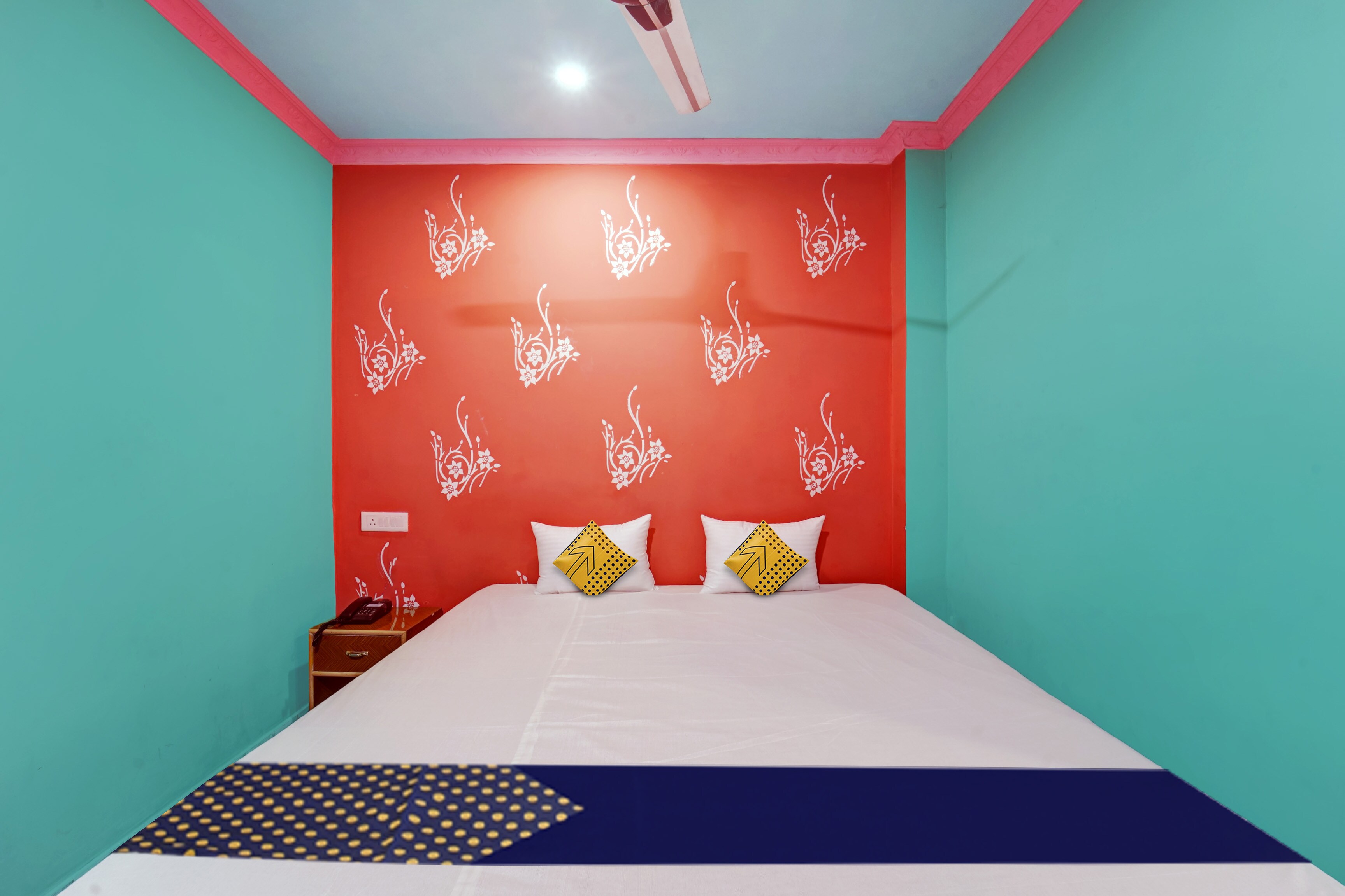 Hotel O Divyanka Lodge - Tap to explore photos