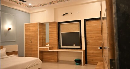 Vansh Palace Room Type - Suite Room