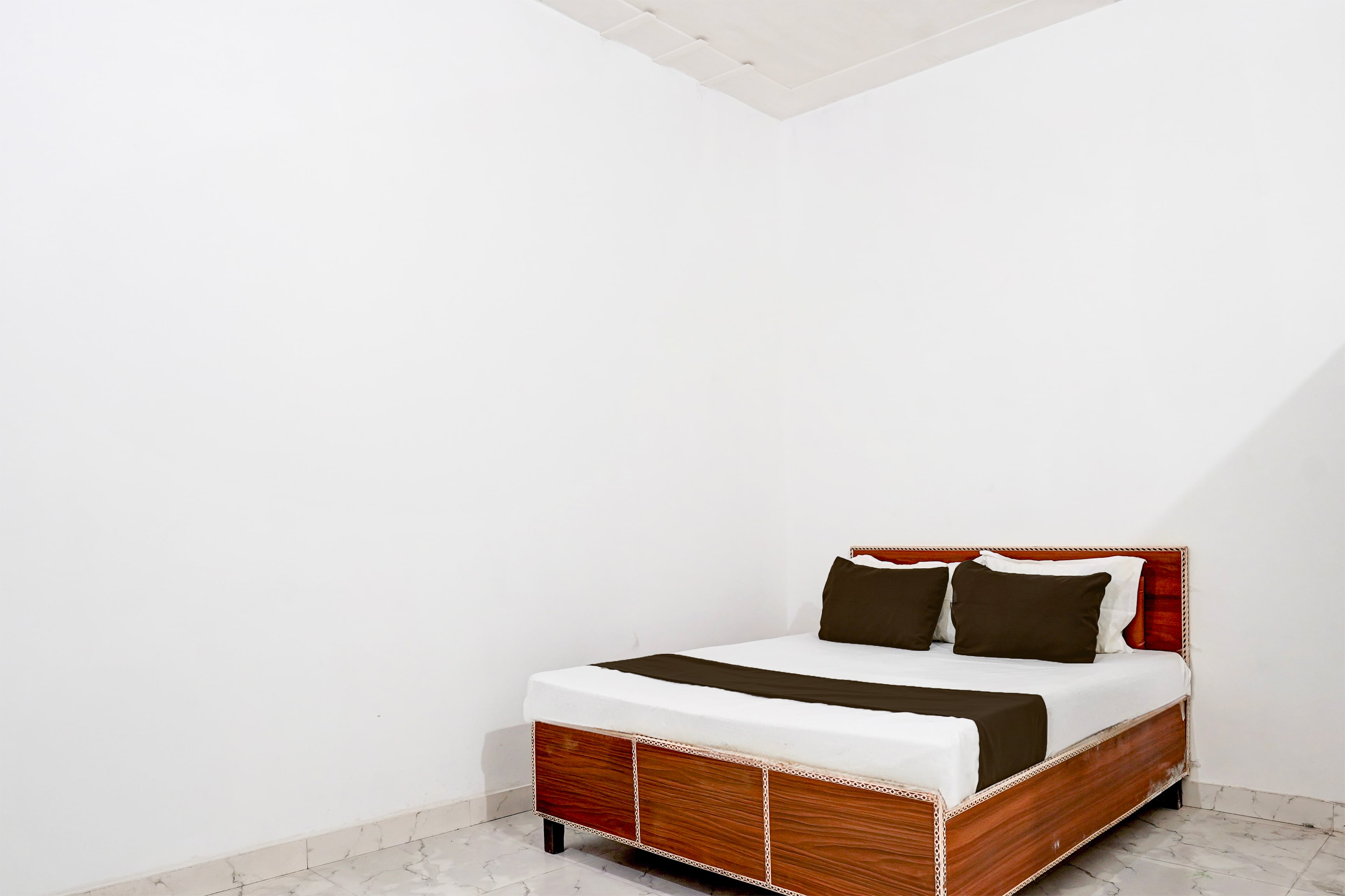 OYO 823207 KRISHNA GUEST HOUSE - Tap to explore photos