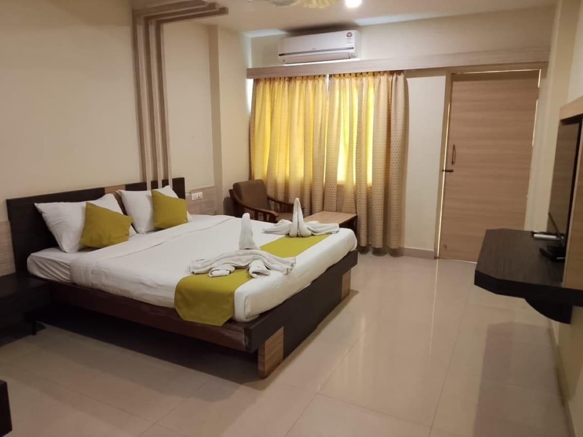 Hotel Priyadarshini Classic - Tap to explore photos
