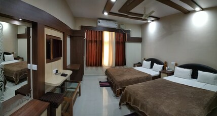 The Grand Narmada Hotel Room Type - Super Deluxe Four Bed Room