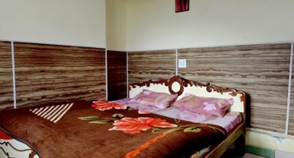 Hotel Sangam Room Type - Deluxe Room With AC