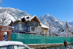 AL-AYAAN GUEST HOUSE