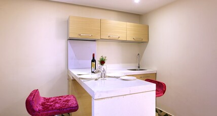 BEST WESTERN Ashoka Room Type - 1 King Bed Deluxe Room, Smoking Room, Mini Bar, Full Breakfast