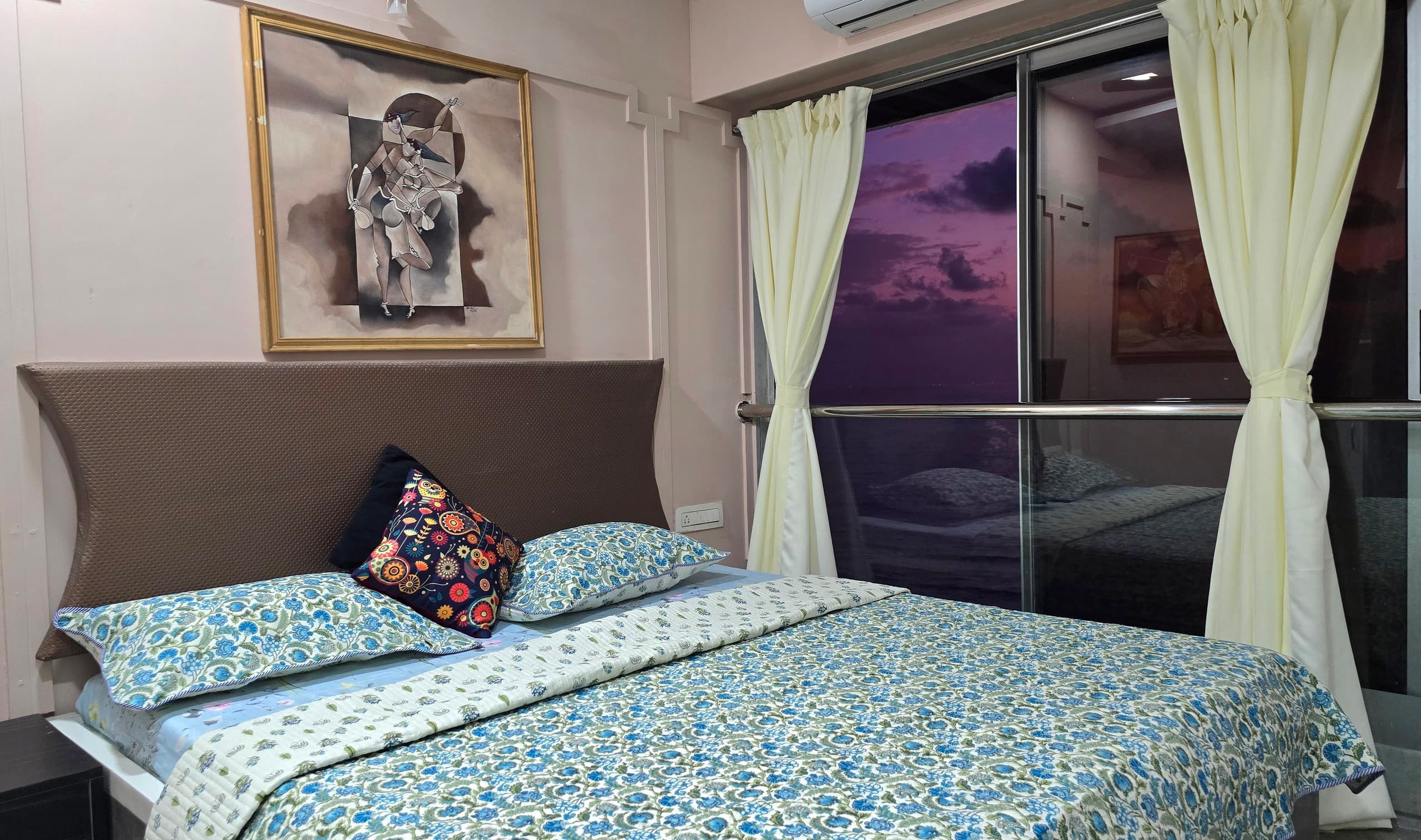 3 BHK Sea Facing Ocean 360 - Tap to explore photos