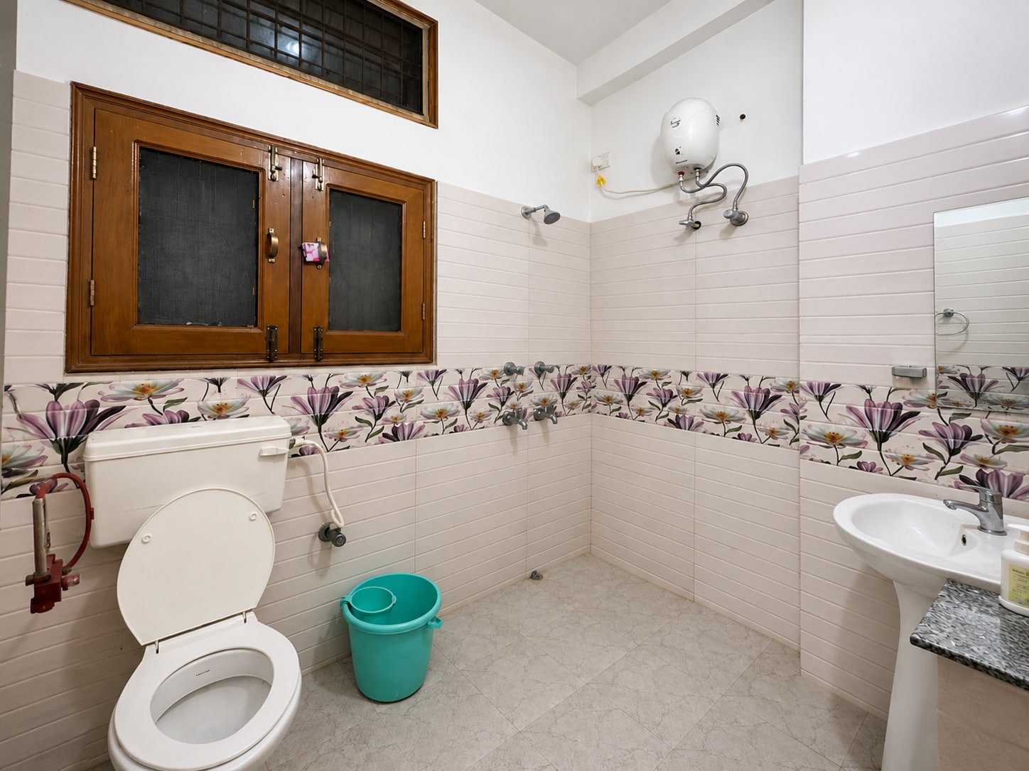 Premium couple friendly room & attached washroom - Tap to explore photos