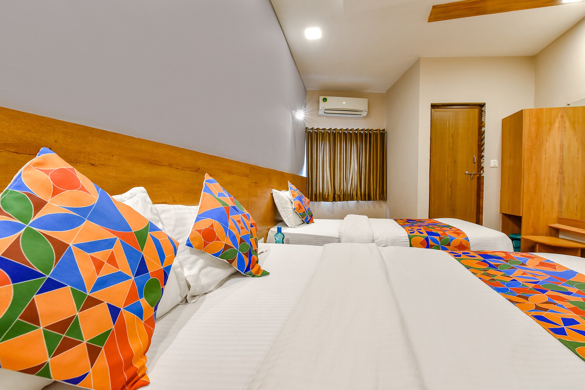 Hotel Gokul Villa - Tap to explore photos