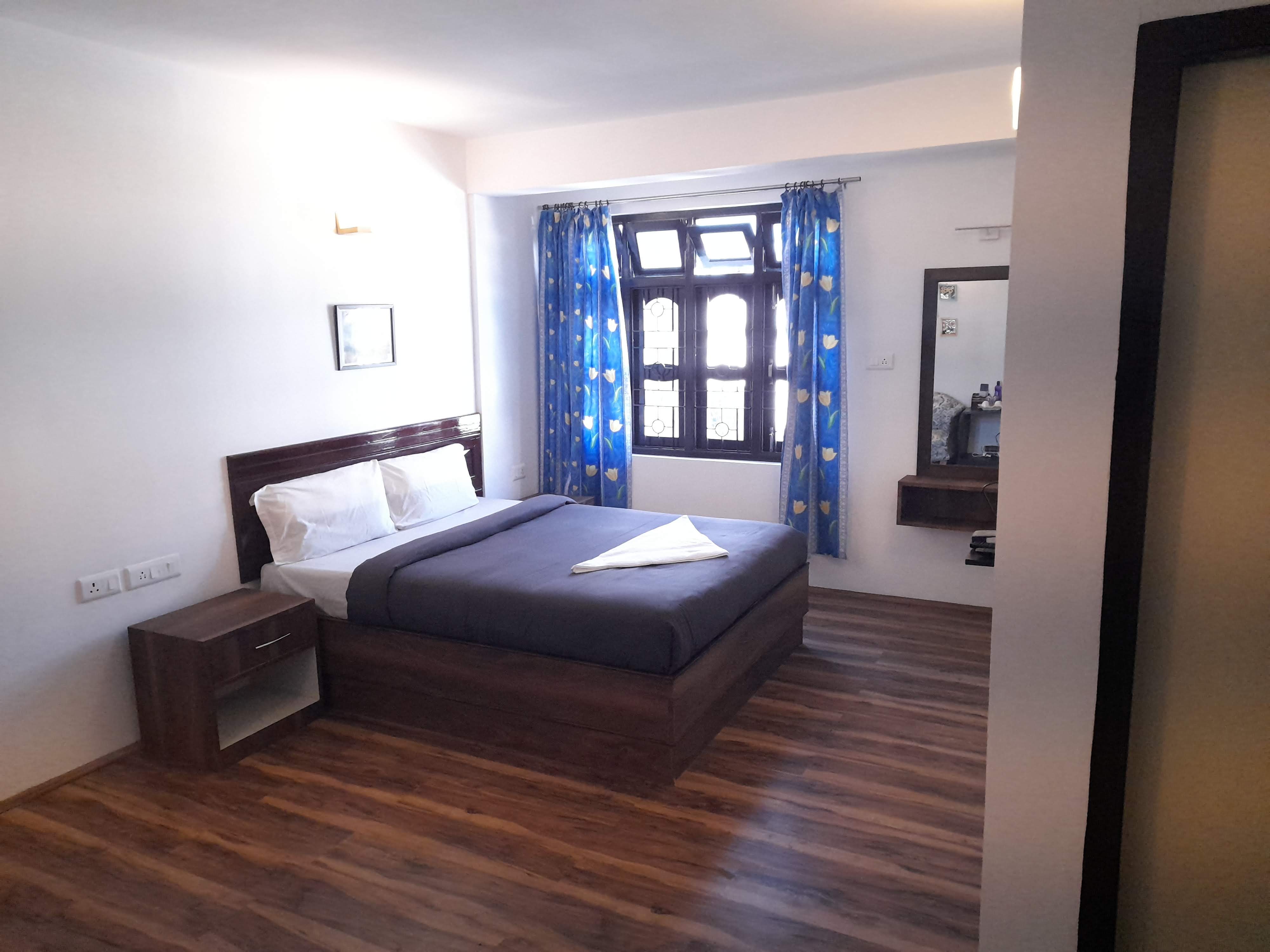 Hotel Krishna Heritage - Tap to explore photos