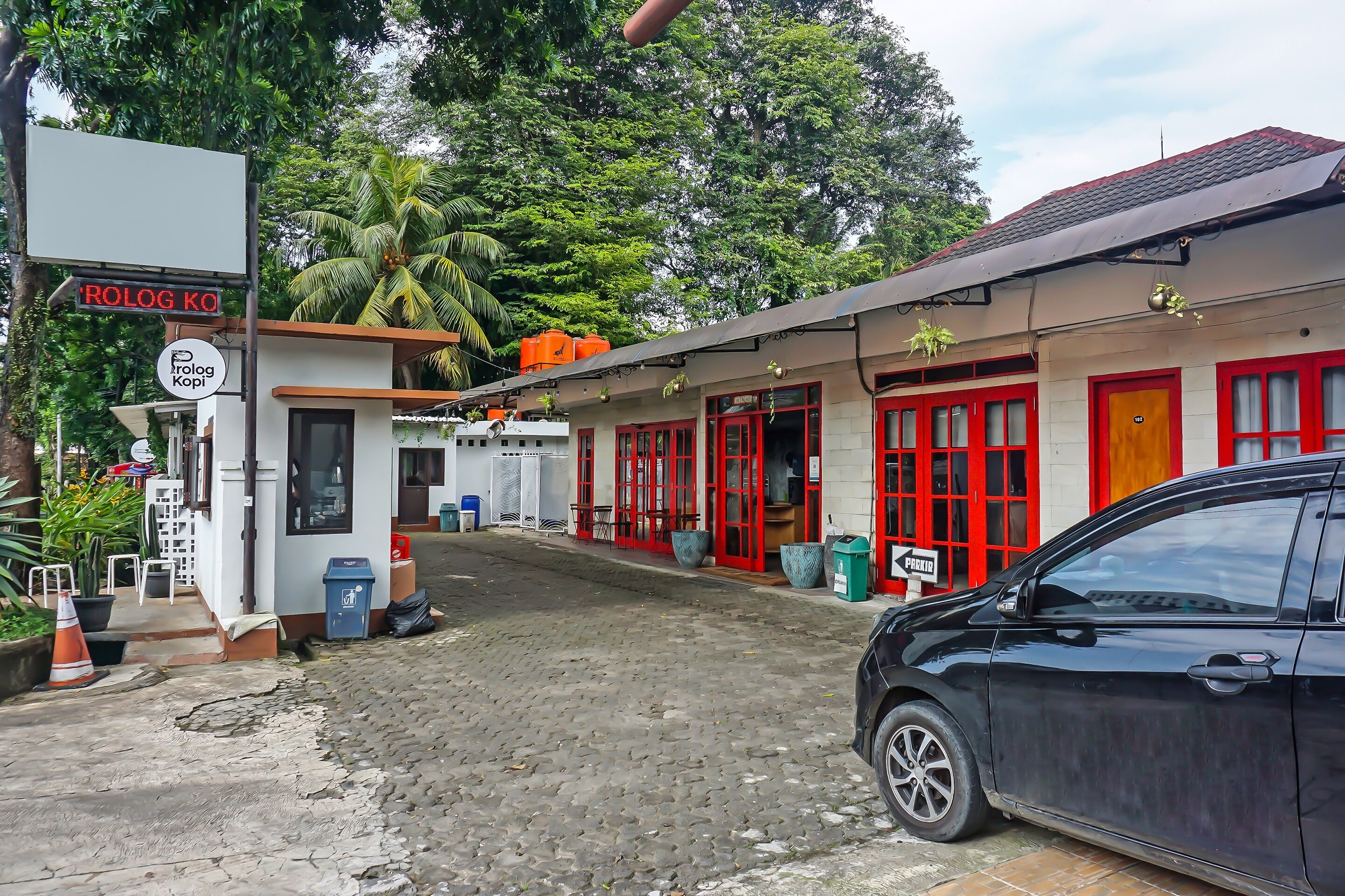 Hotel O Bogor Guest House - Tap to explore photos