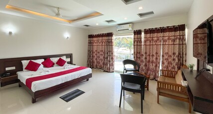 Chaandhni Lake View Room Type - Honeymoon Suite With Balcony Chaandhni Lake View Room Type - Honeymoon Suite With Balcony