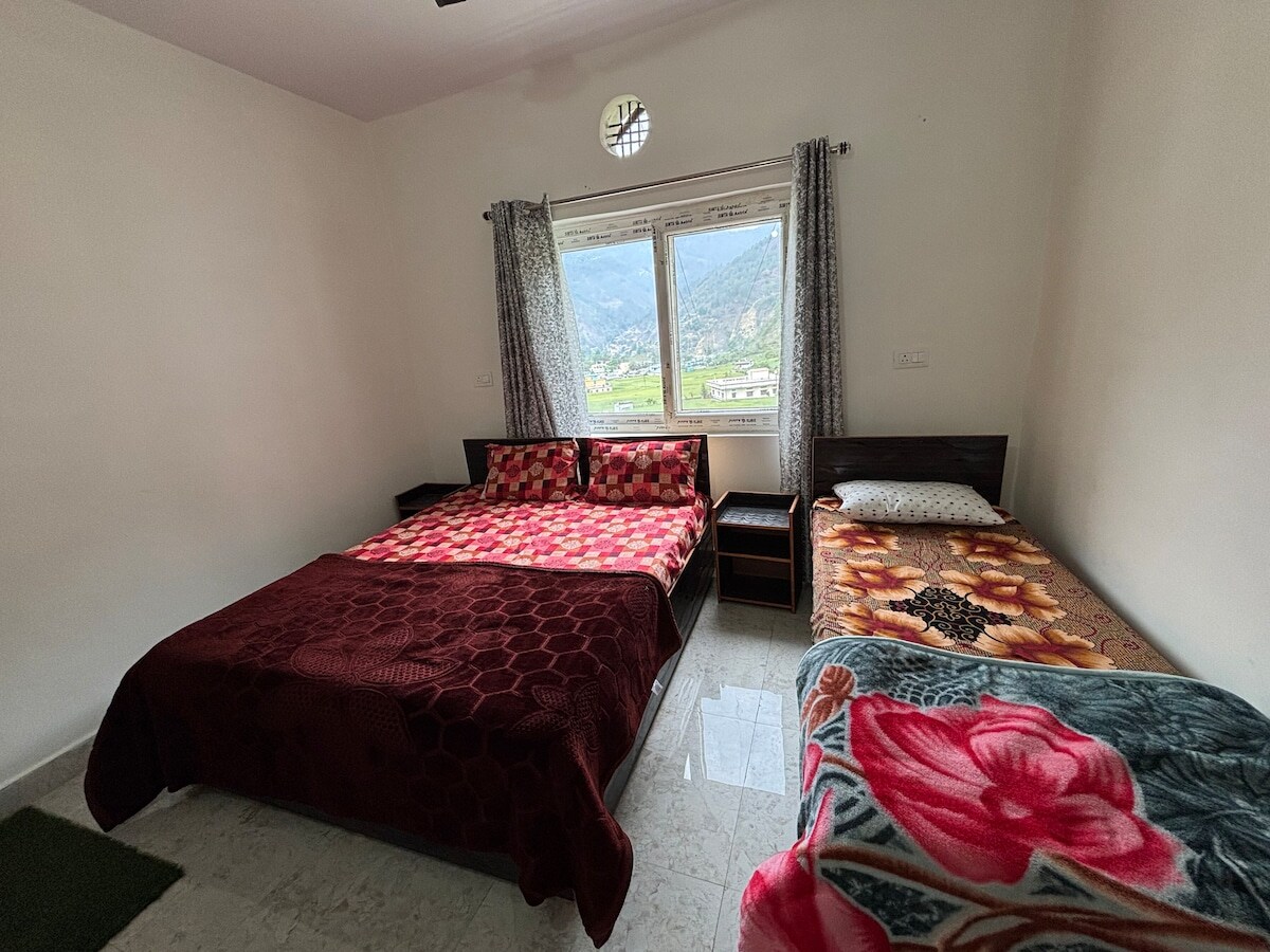 Paras Guest House Serene Mountain Retreat - Tap to explore photos