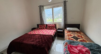 Paras Guest House Serene Mountain Retreat Room Type - Bedroom 1
