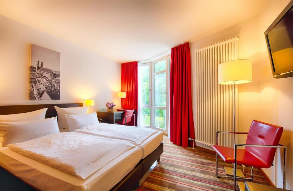 Leonardo Hotel München City West - Tap to explore photos