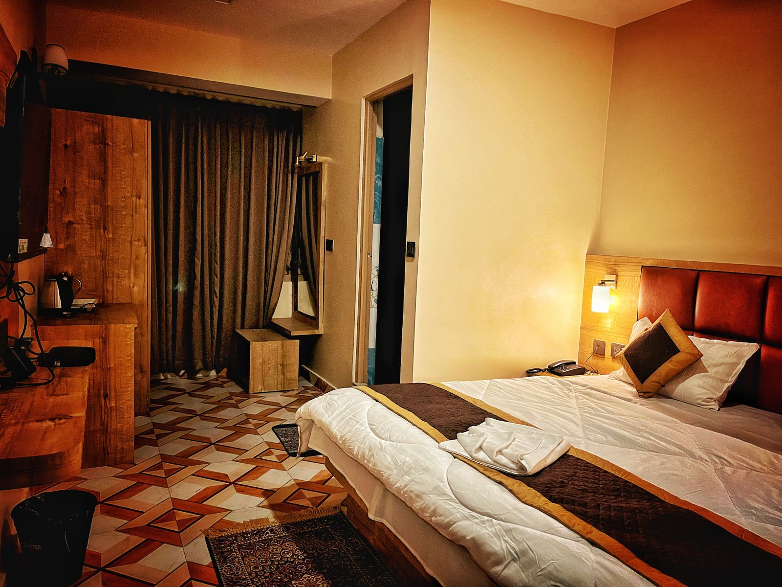 HOTEL NAZOM RETREAT - Tap to explore photos