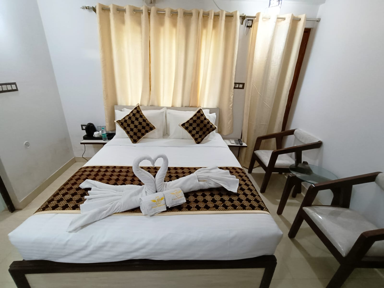 Hotel Aman Residency - Tap to explore photos