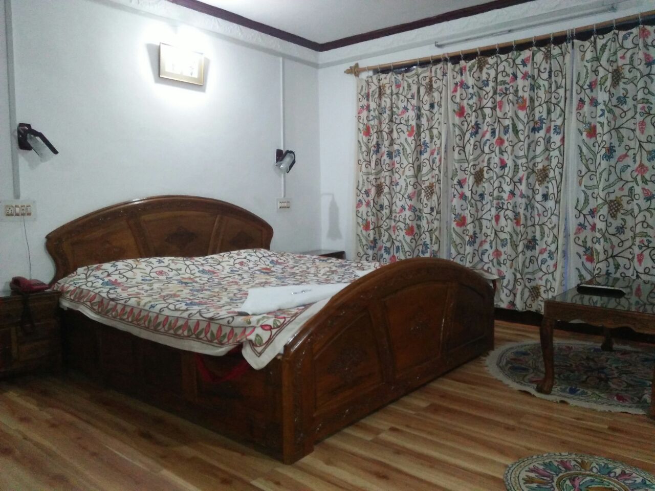 Magic Himalayan Cottage - Tap to explore photos