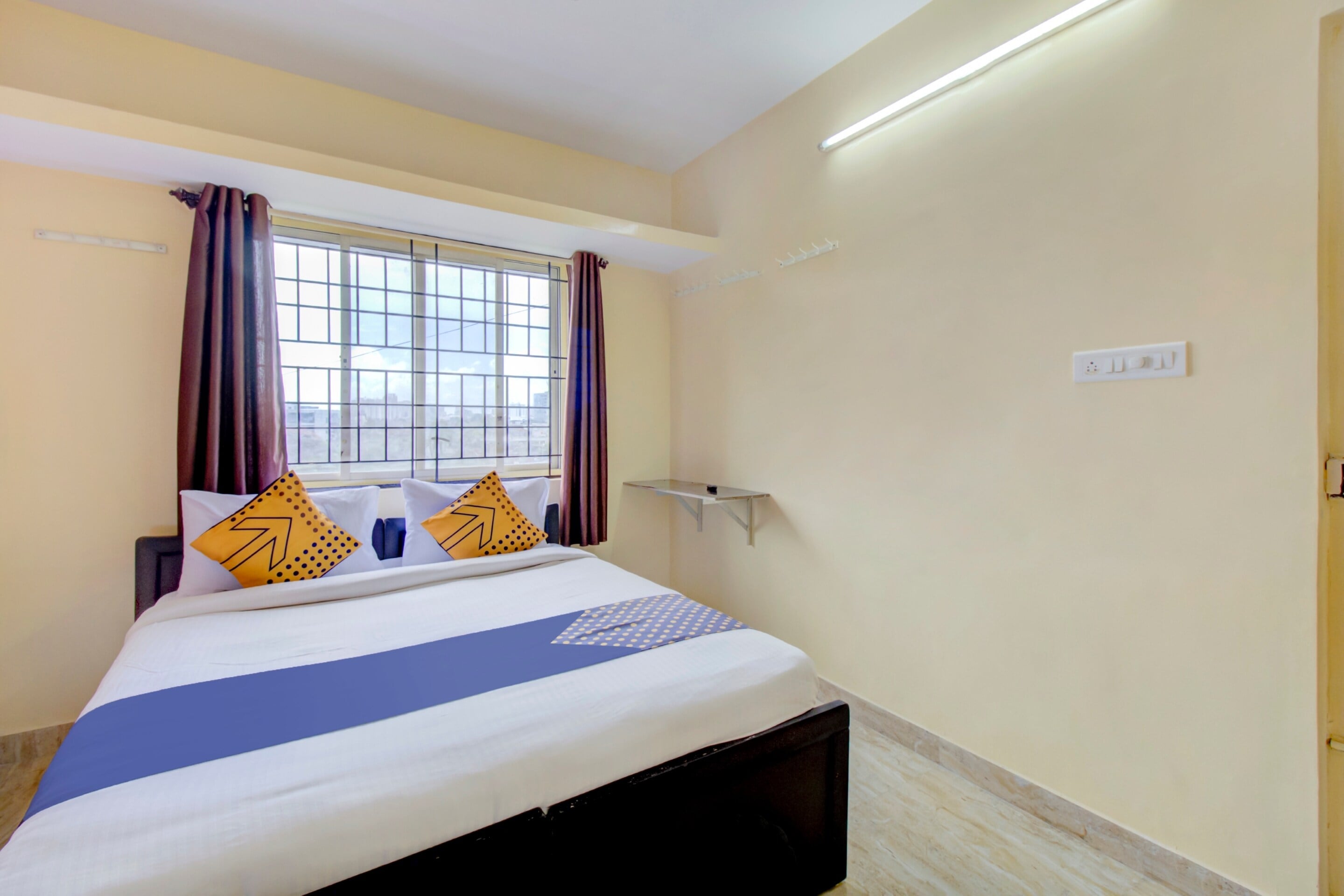 Hotel O Manyata Deluxe - Tap to explore photos