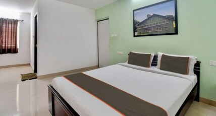 Max Villa ECR Room Type - Deluxe Room