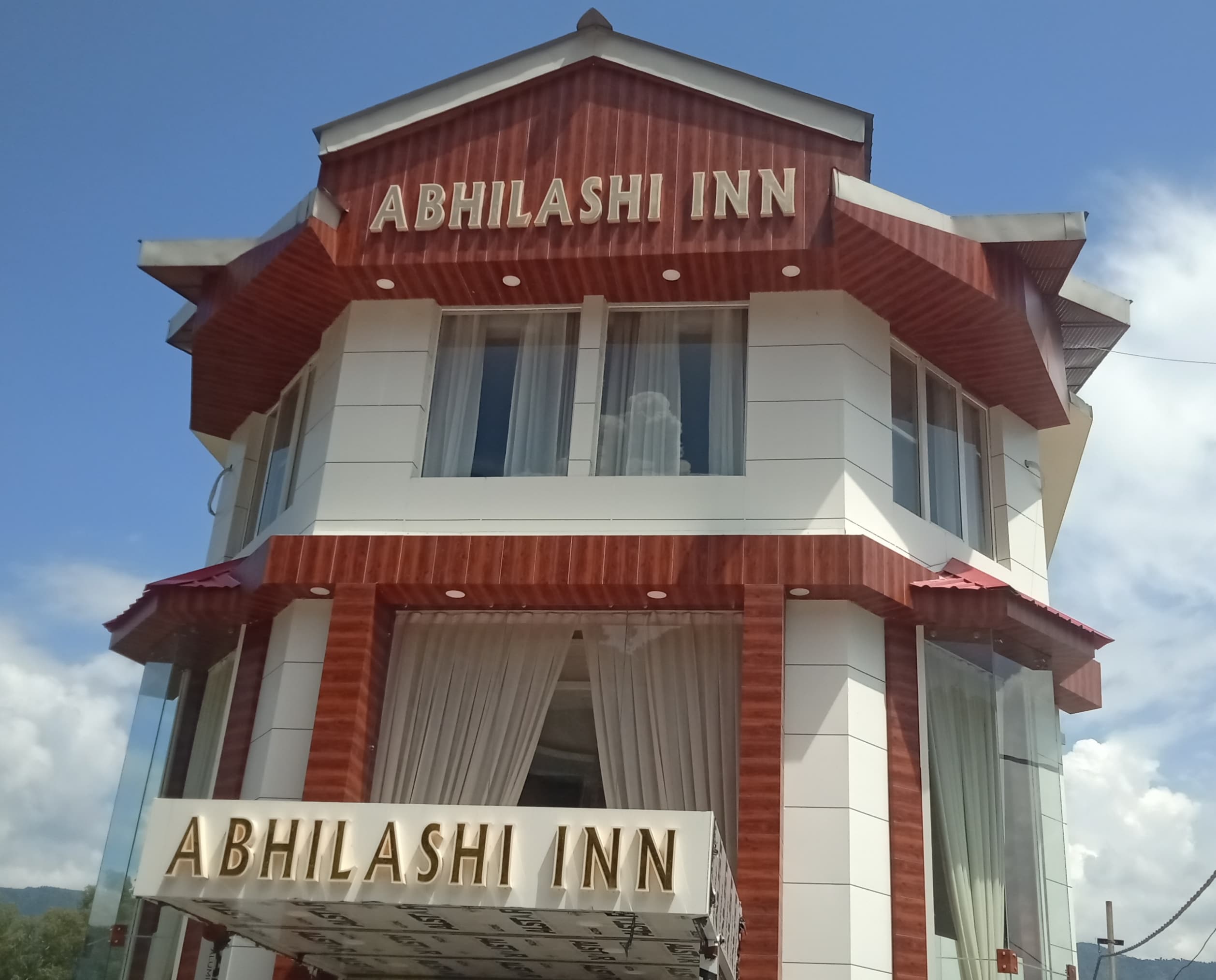 Abhilashi Inn - Tap to explore photos