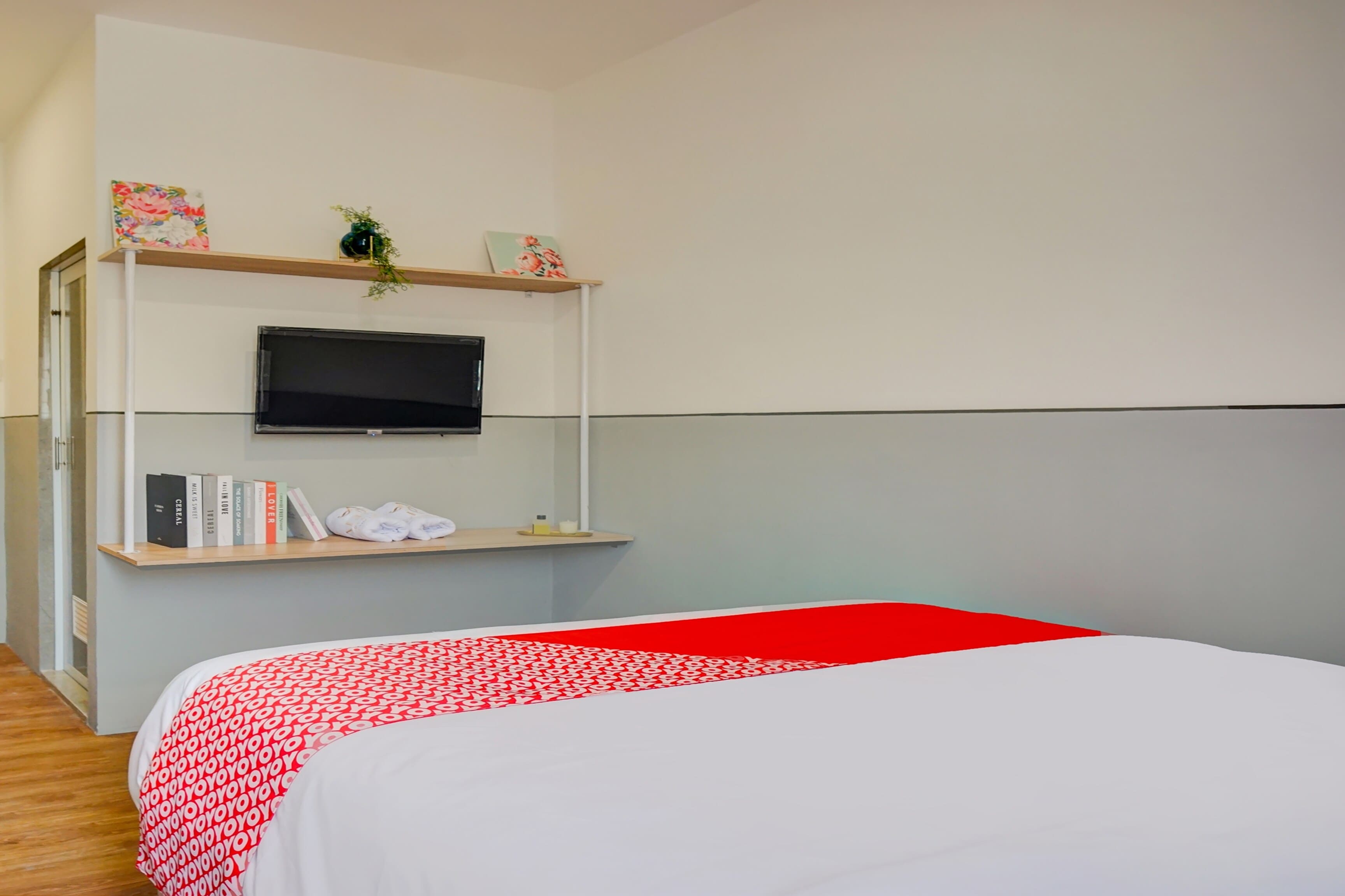 Super OYO Alhesa Residence - Tap to explore photos