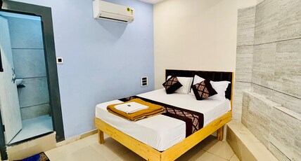 HOTEL HAMPTON Room Type - DELUXE AC ROOM