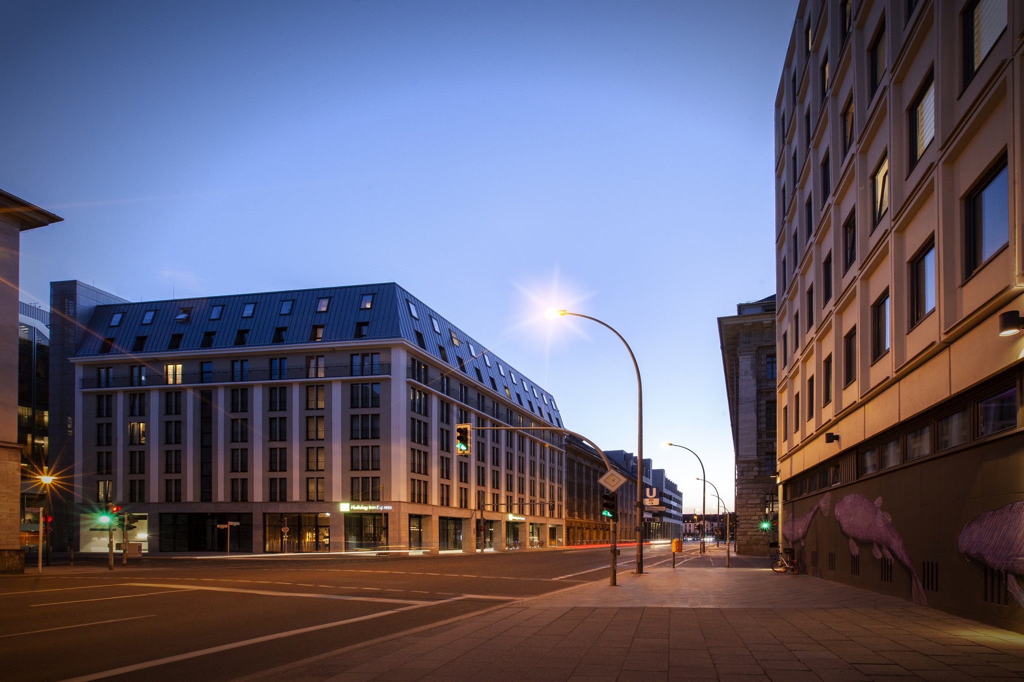 Holiday Inn Express Berlin - Alexanderplatz - Tap to explore photos