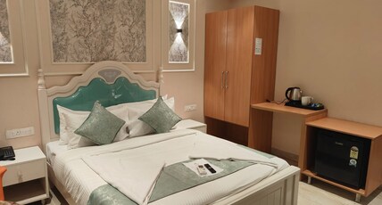 Hotel Narenn Hitech City Room Type - Standard Queen Room