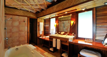 InterContinental Bora Bora le Moana Resort Room Type - 1 King Overwater Bungalow Lagoon View