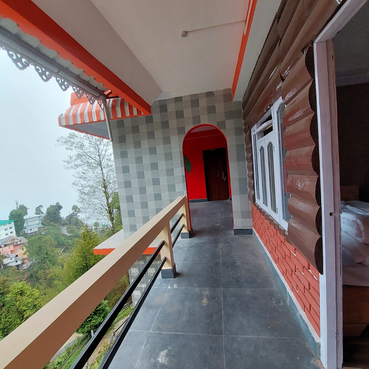 THE JUNGLE - Tap to explore photos