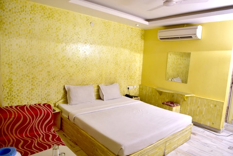 Hotel Hayat Residency - Tap to explore photos