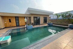 Varenasvi Farm
Entire Farm