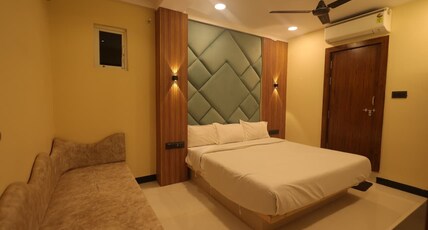 Hotel Adarsh Room Type - Deluxe AC Room