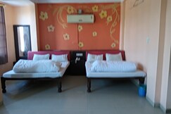 Hotel Palash Palace