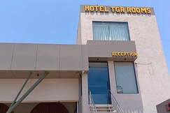 HOTEL TGR ROOMS