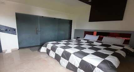 Hotel SMJ International Room Type - Executive AC Room