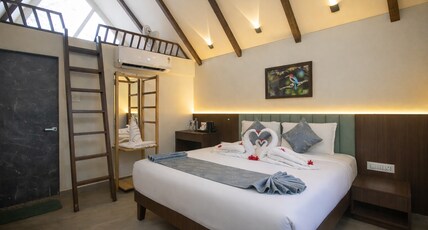BIRDS NEST RESORT - Thane Room Type - POOLSIDE VIEW DELUXE COTTAGES