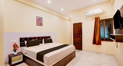 OYO Hotel O Varanasi - Prayagraj Crossway Formerly Holiday Home Room Type - Classic