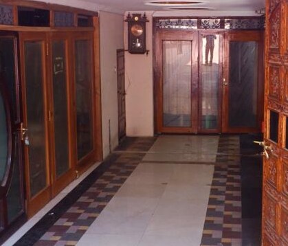 J S Home Stay - Tap to explore photos