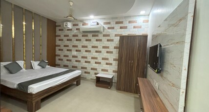Mangalam Hotel and Garden Room Type - Super Deluxe Room