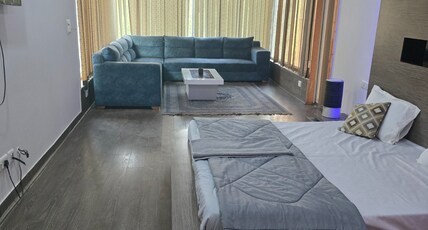 Sleepy Fox- Backpacker Hostel in Greater Kailash Room Type - Suite with City View