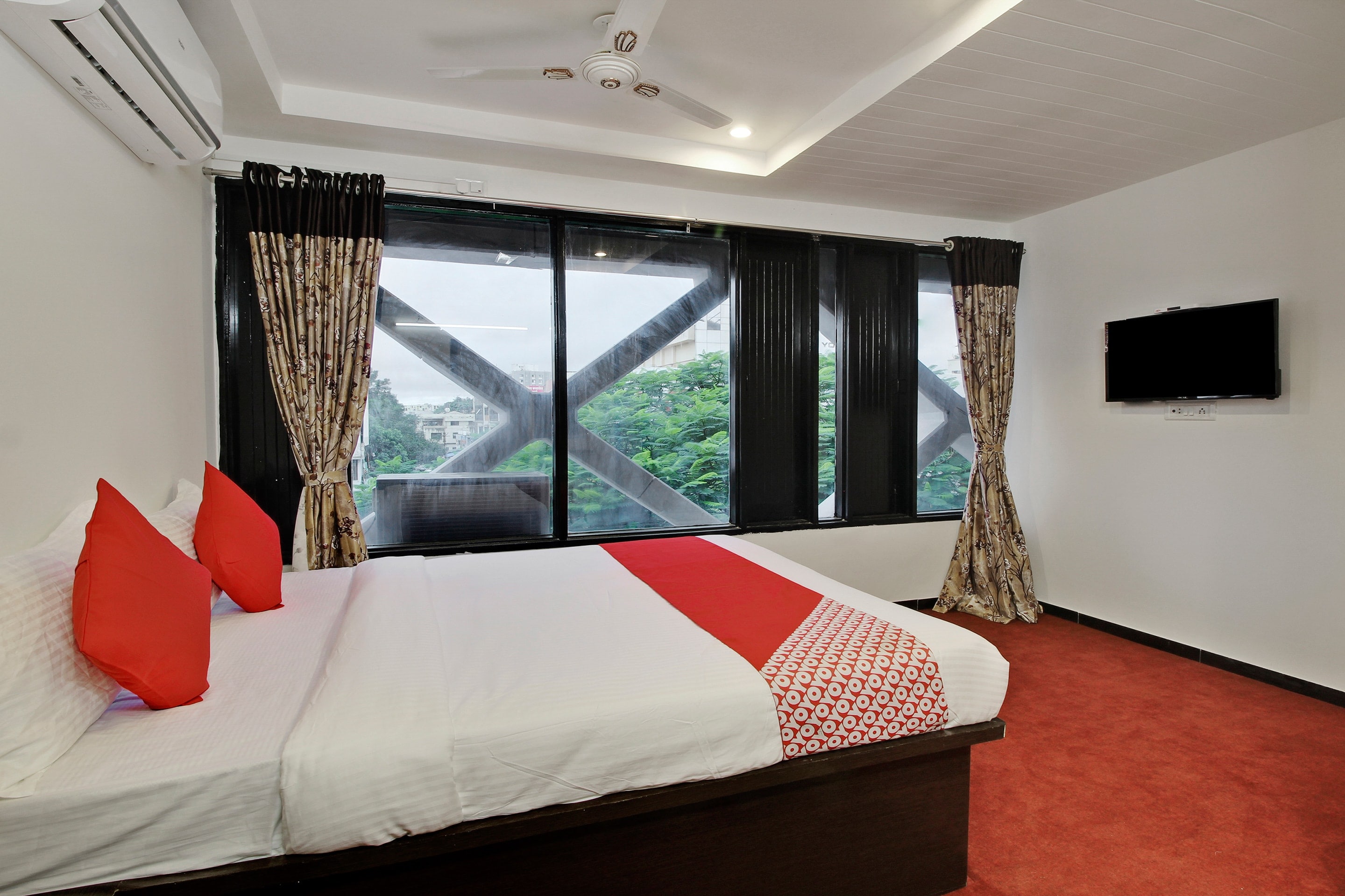 Hotel O Sai Chatra - Tap to explore photos