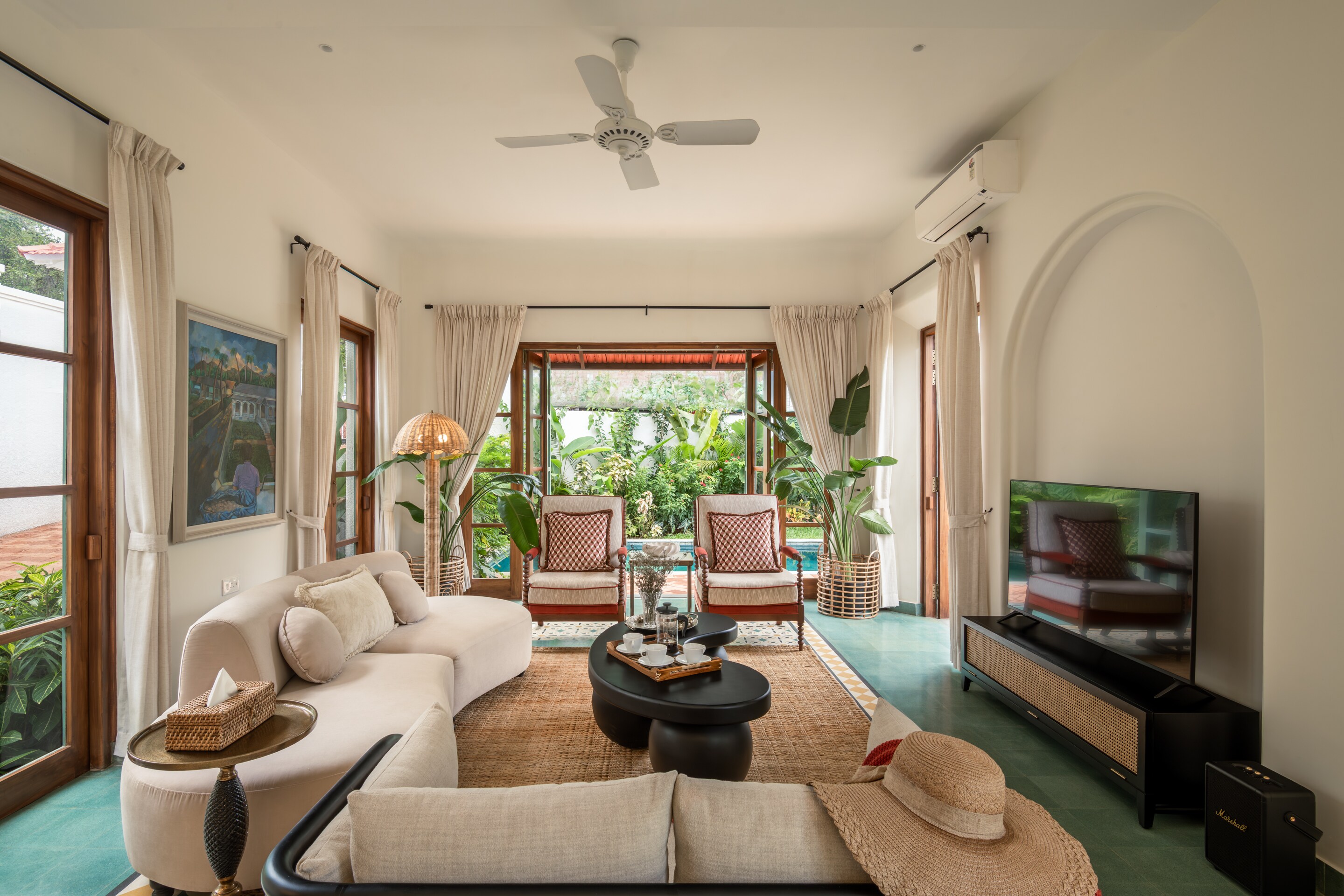 La Massima - 01| Indo Portuguese 2 BHK Villa w Pvt Pool - Tap to explore photos