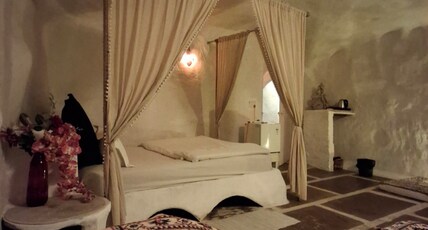 Caves by Craftels Room Type - Premium Cave with Jacuzzi