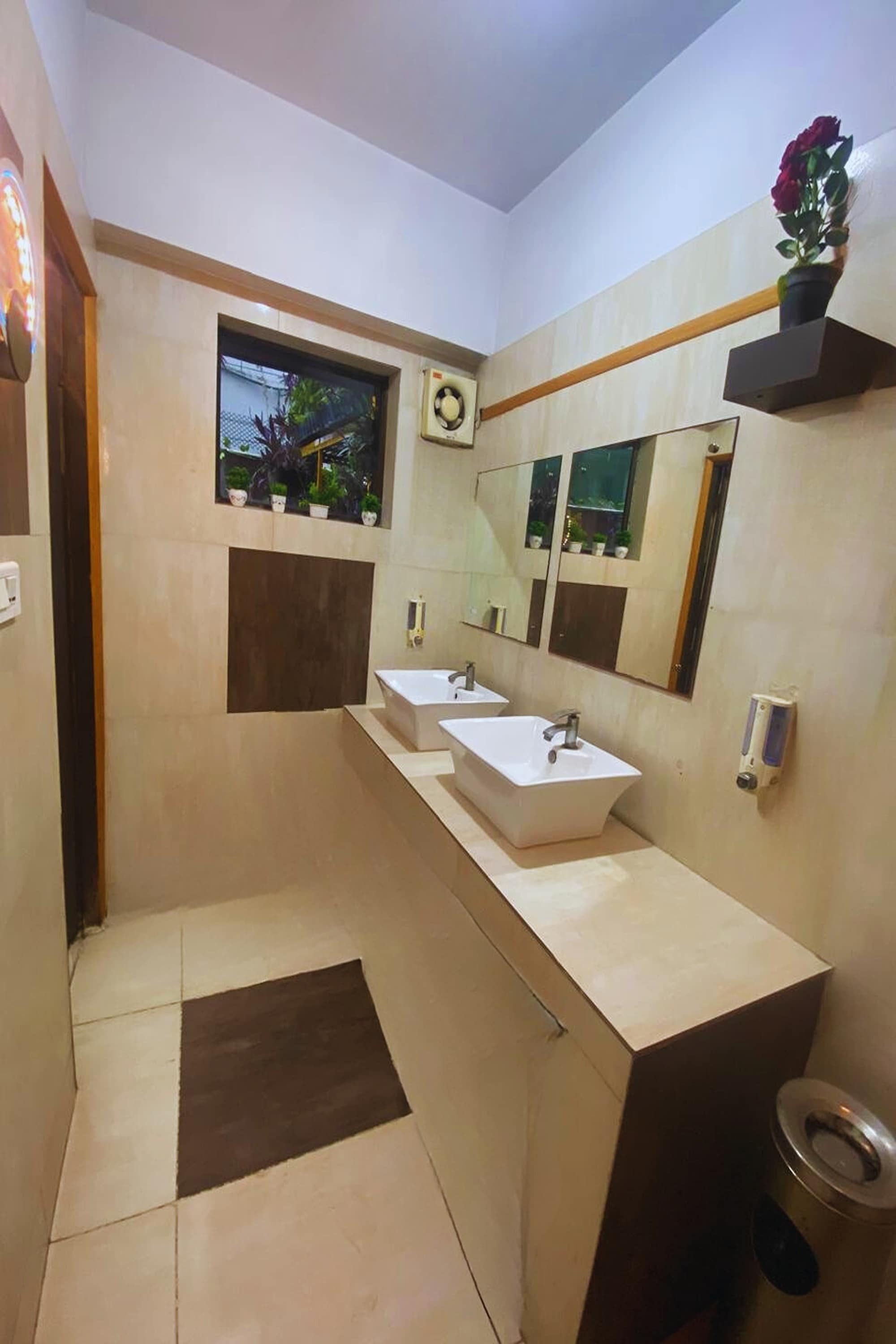 The Kei Inn & Suites Hotel - Tap to explore photos