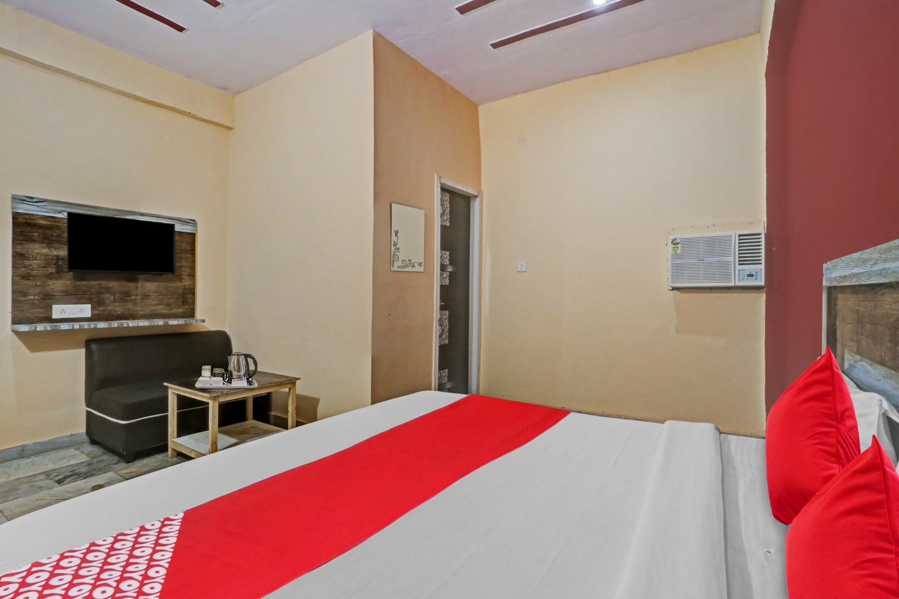 Hotel O T-24 - Tap to explore photos