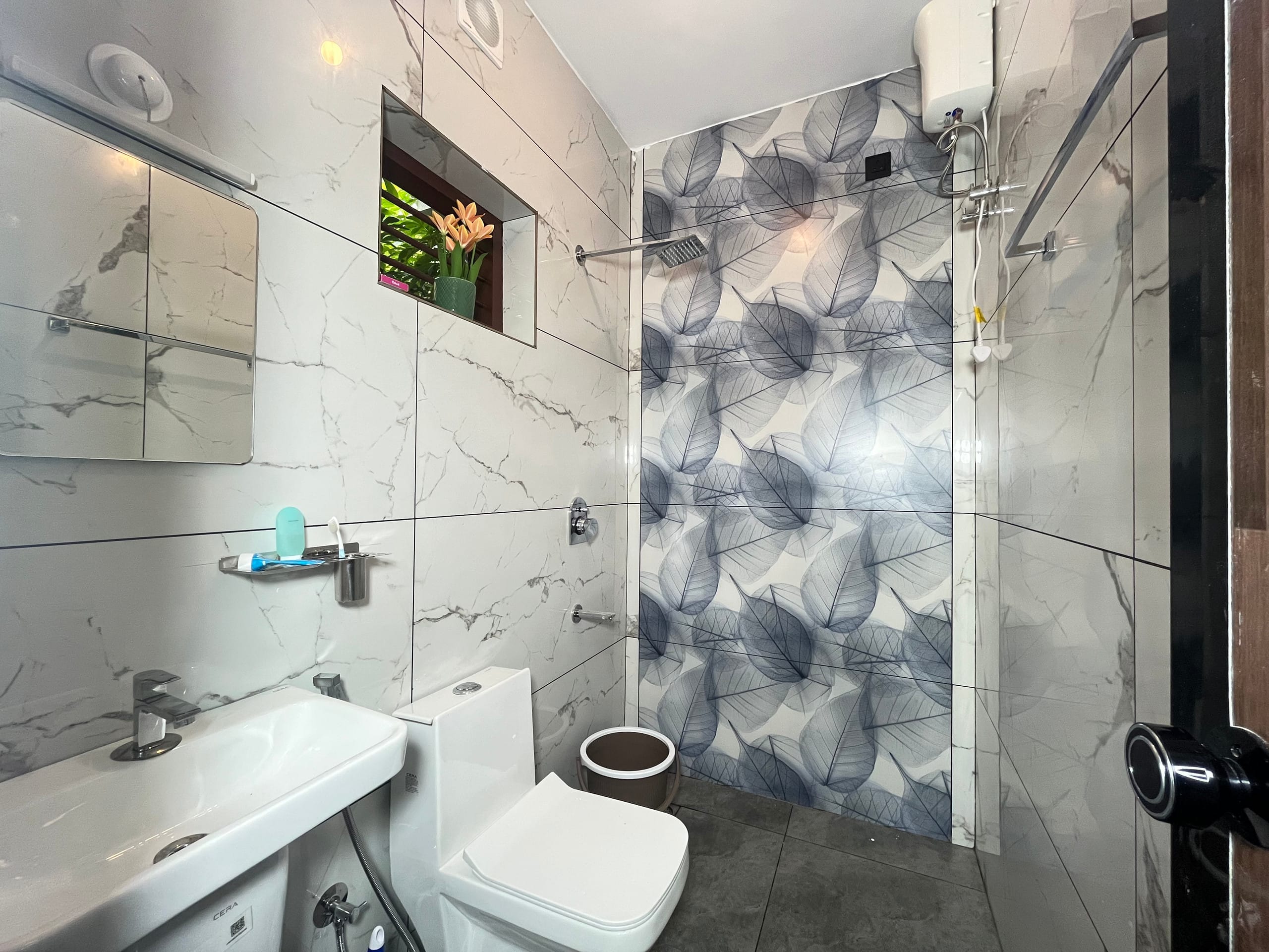 VAR Bamboo Haus AC 4 Rooms 7 min walk to beach - Tap to explore photos