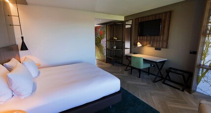 DoubleTree by Hilton Royal Parc Soestduinen Room Type - KING DELUXE ROOM