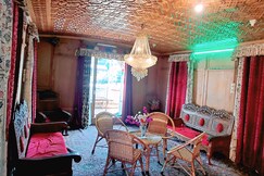 Address of Houseboat Switzerland Front Line Dallake