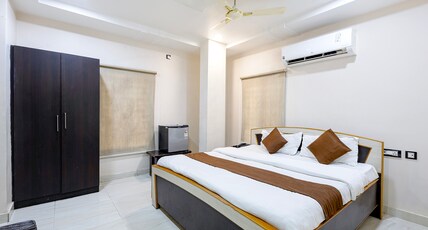 FabHotel Aditya Grand Room Type - Deluxe Room