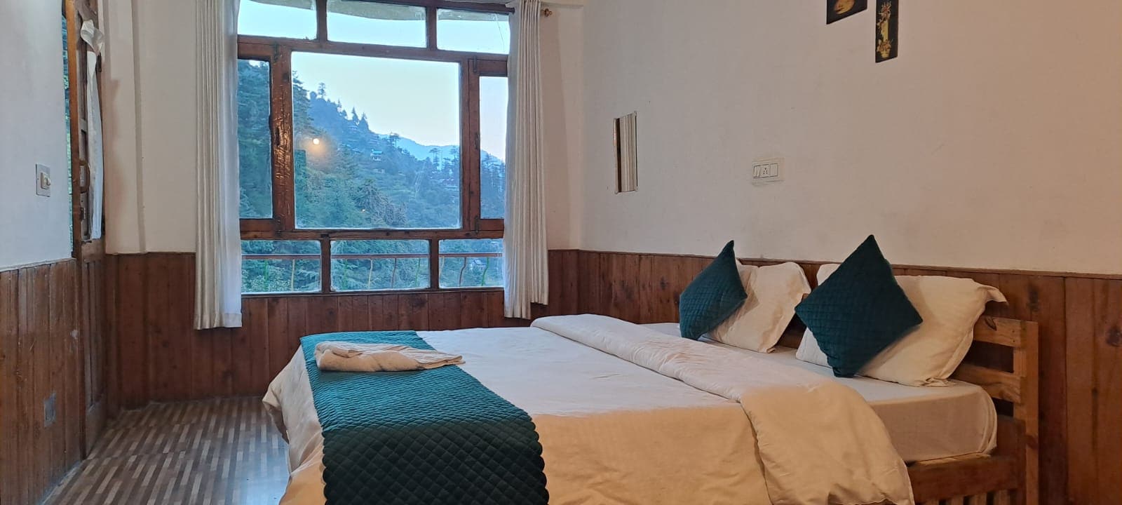Undiscovered Mountains Hotel and Restaurant - Tap to explore photos